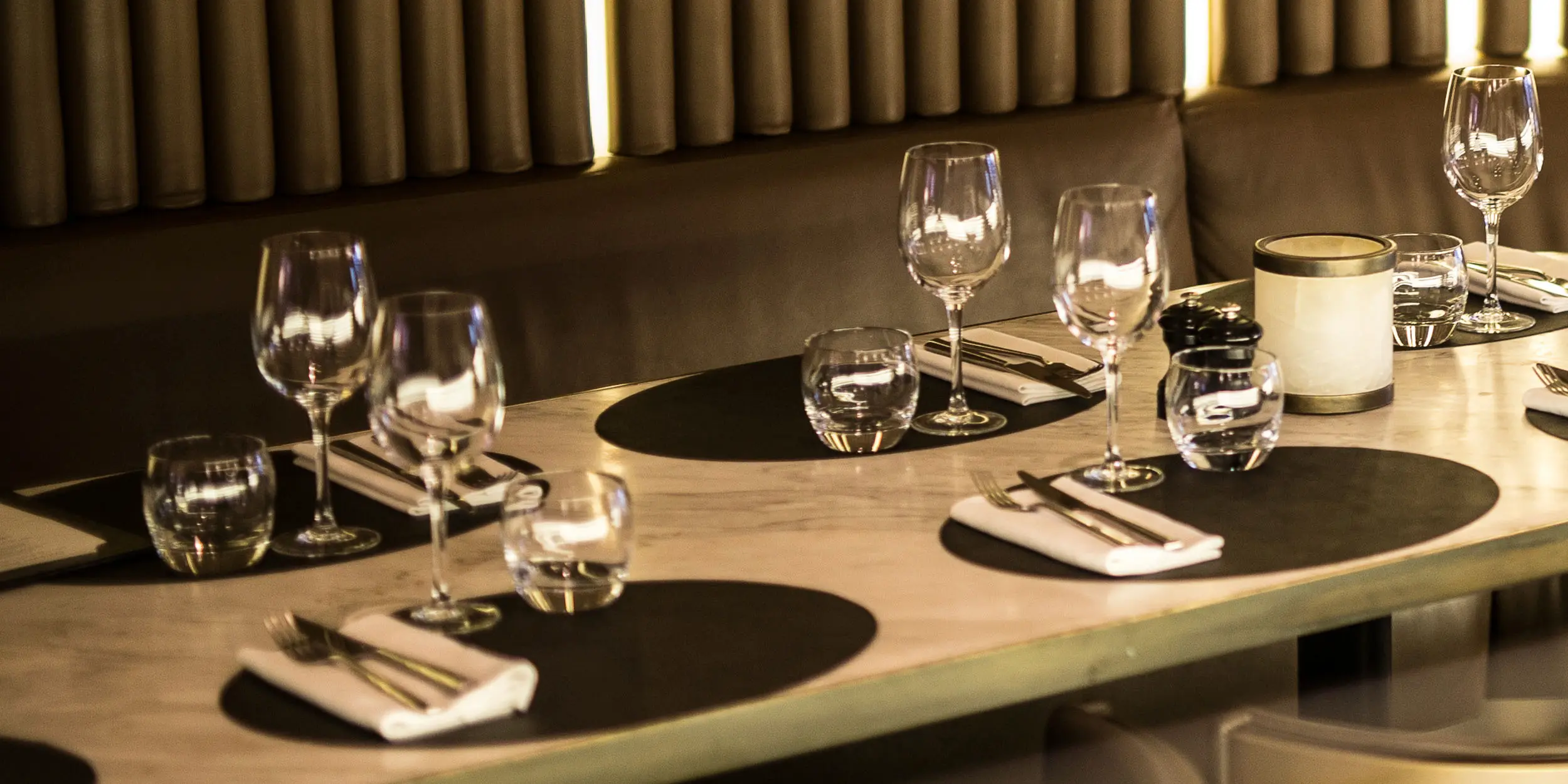 SECONDARIA-Beefbar-Nalesso_0000s_0002_beef-bar-monaco.interior-2